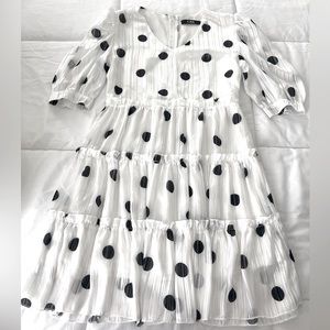 Chic polka dot dress, worn once